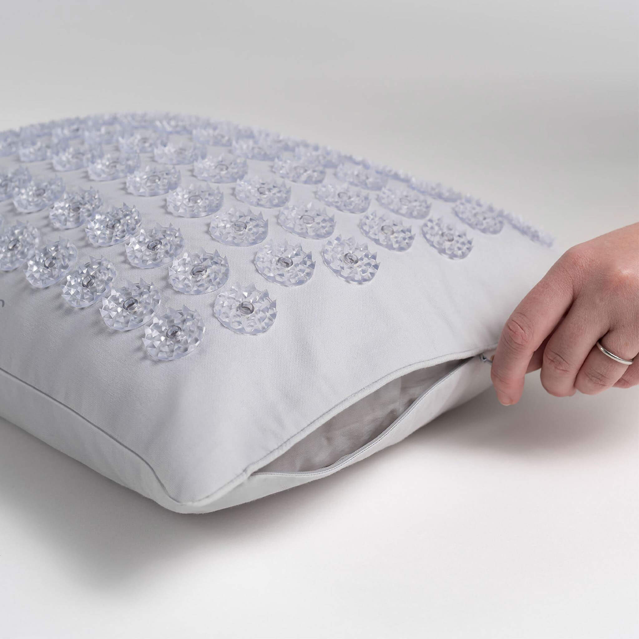 Premium_Pillow_Moonstone_04.jpg